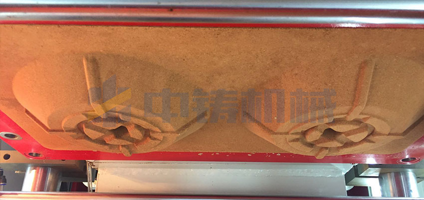 全自動(dòng)造型機(jī)進(jìn)行爐具爐架試模驗(yàn)收，效果非常不錯(cuò)