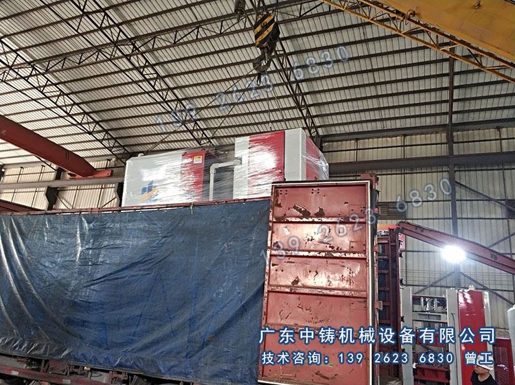 全自動造型機.jpg 全自動造型機.jpg