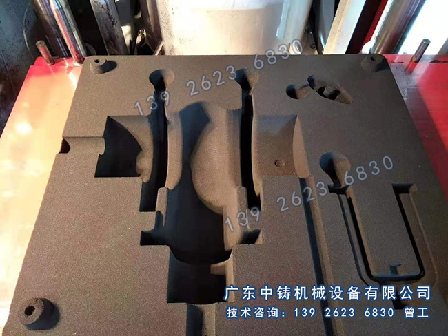 全自動上下射砂造型機 全自動上下射砂造型機